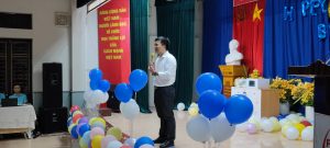 Thầy Hiếu phát biểu chúc mừng sinh nhật CLB