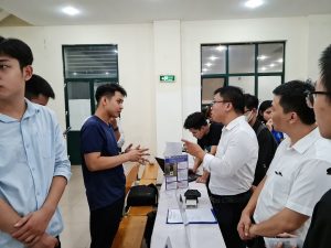 BGK thảo luận, gợi ý cho đội thi