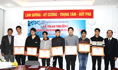 Lễ trao thưởng sinh viên đạt giải các cuộc thi trong lĩnh vực Công nghệ thông tin năm 2020