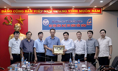 Học viện Công nghệ Bưu chính Viễn thông làm việc với Trường Đại học Kinh tế Công nghiệp Thái Nguyên về chia sẻ kinh nghiệm chuyển đổi số