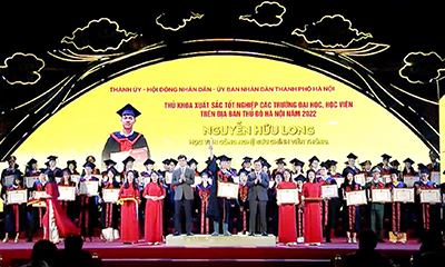 Hà Nội tuyên dương 98 thủ khoa xuất sắc tốt nghiệp các trường Đại học, Học viện