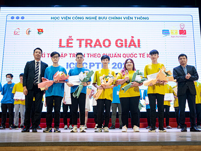 Khoa Công nghệ thông tin 1 tổ chức chương trình gặp mặt Tân sinh viên và Lễ tổng kết trao giải ICPC PTIT 2023
