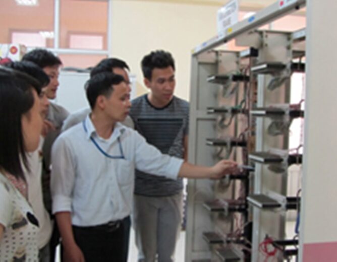 Thành lập khoa Đa phương tiện Multimedia