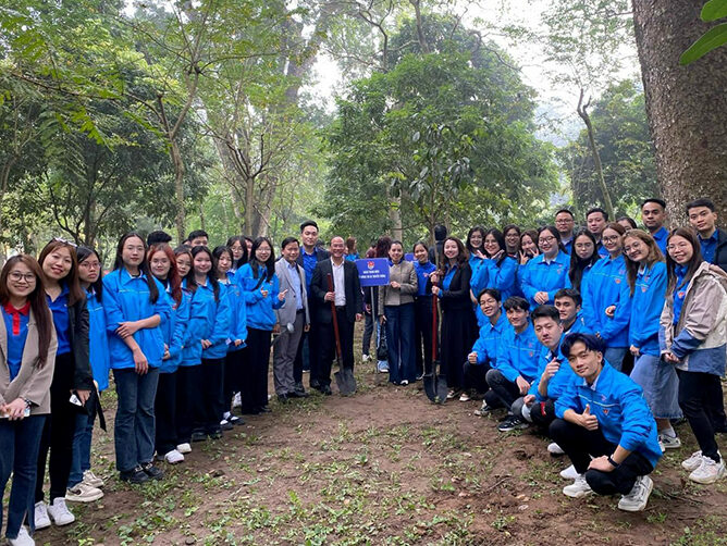 Đoàn Thanh niên Học viện Công nghệ Bưu chính Viễn thông hưởng ứng phong trào “Tết trồng cây đời đời nhớ ơn Bác Hồ”