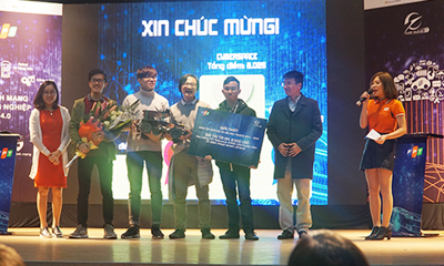 Cyber Space và TEAM là đại diện của PTIT tham gia tranh tài tại Vòng Chung kết Cuộc đua số 2017-2018