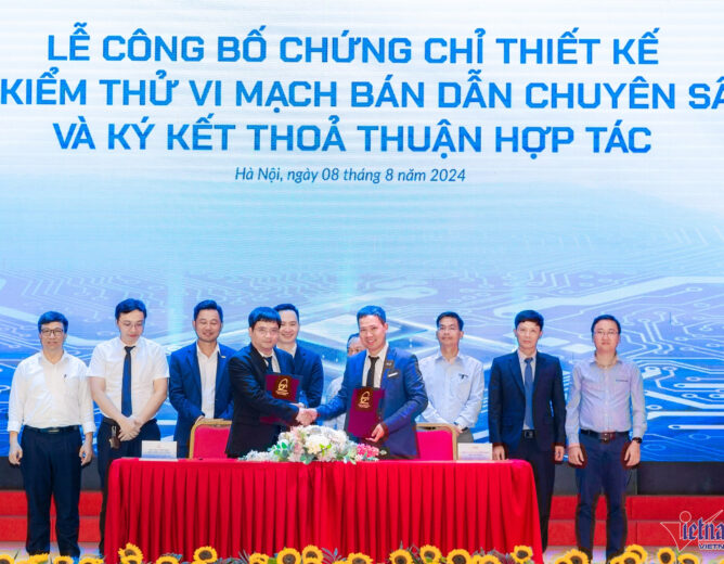 Sinh viên kỹ thuật học 6 tháng để có chứng chỉ thiết kế vi mạch bán dẫn