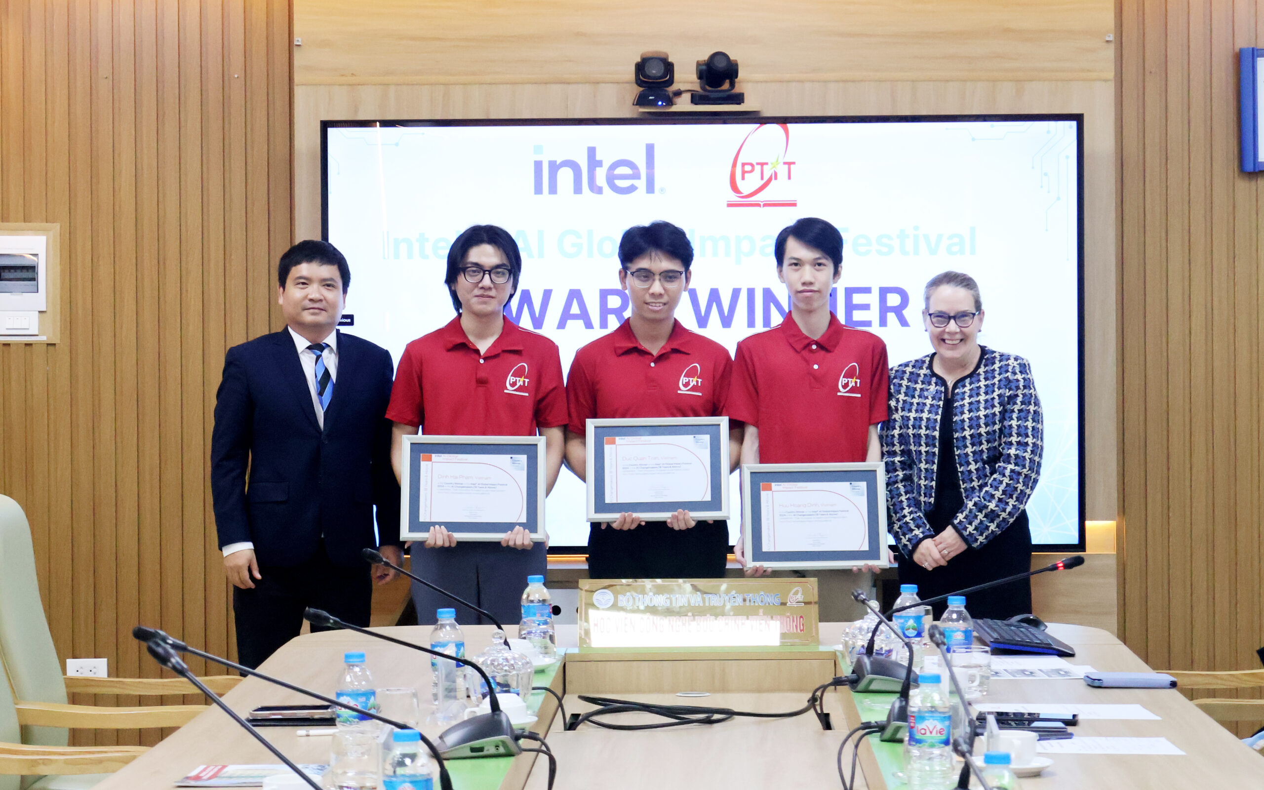 Học viện Công nghệ Bưu chính Viễn thông tăng cường hợp tác với Intel trong lĩnh vực trí tuệ nhân tạo