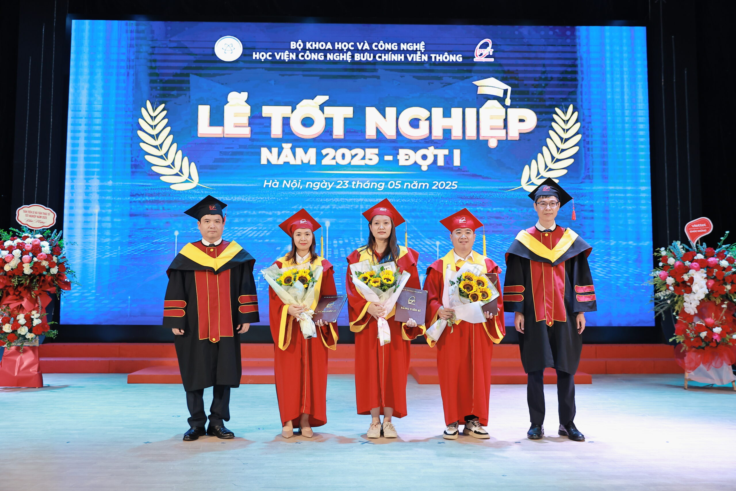 PTIT tổ chức Lễ tốt nghiệp cho gần 1000 Kỹ sư, Thạc sỹ, Tiến sỹ