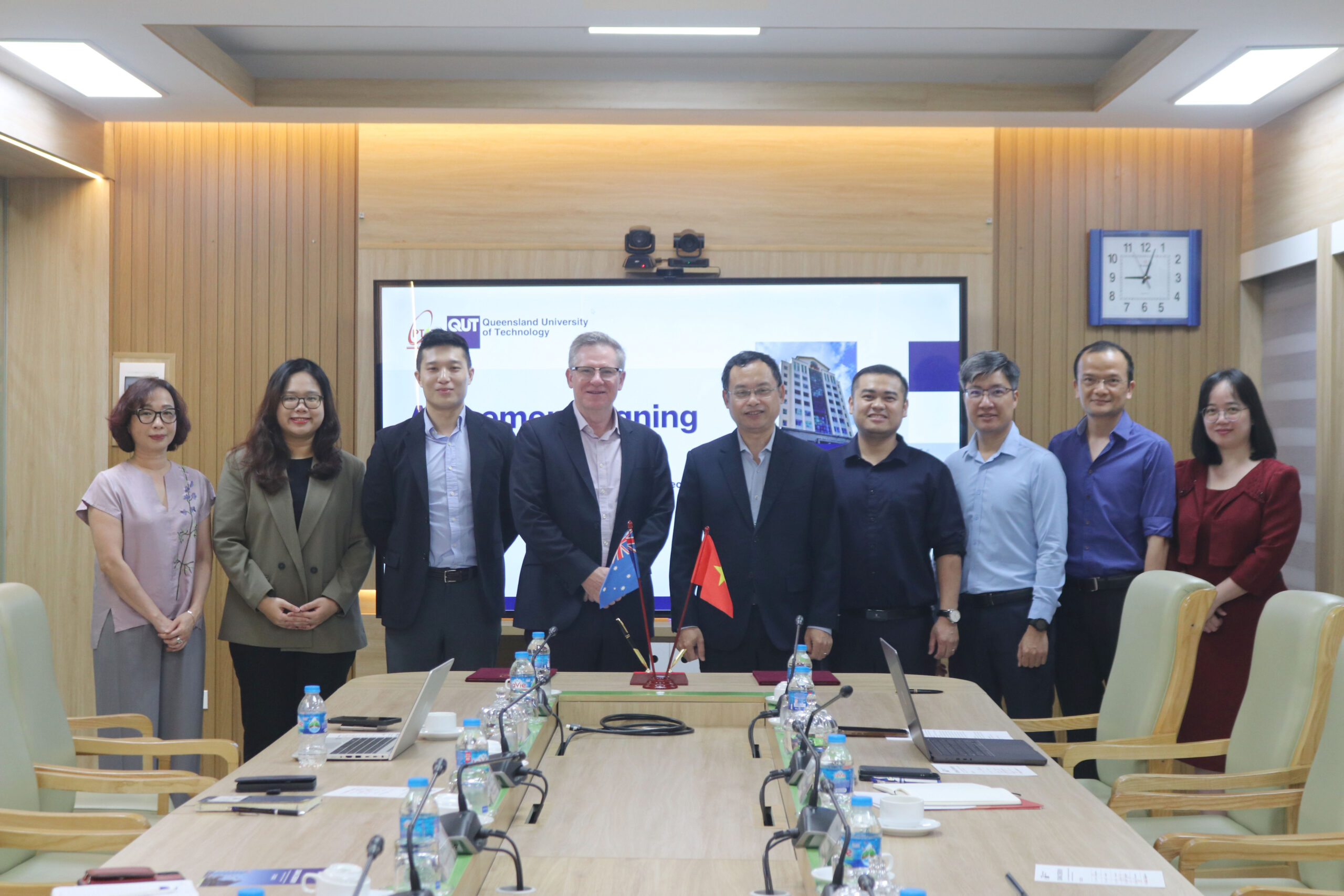 Sinh viên năm thứ 3 ngành Công nghệ thông tin của PTIT sẽ được Đại học Công nghệ Queensland tiếp nhận học chuyển tiếp và cấp bằng
