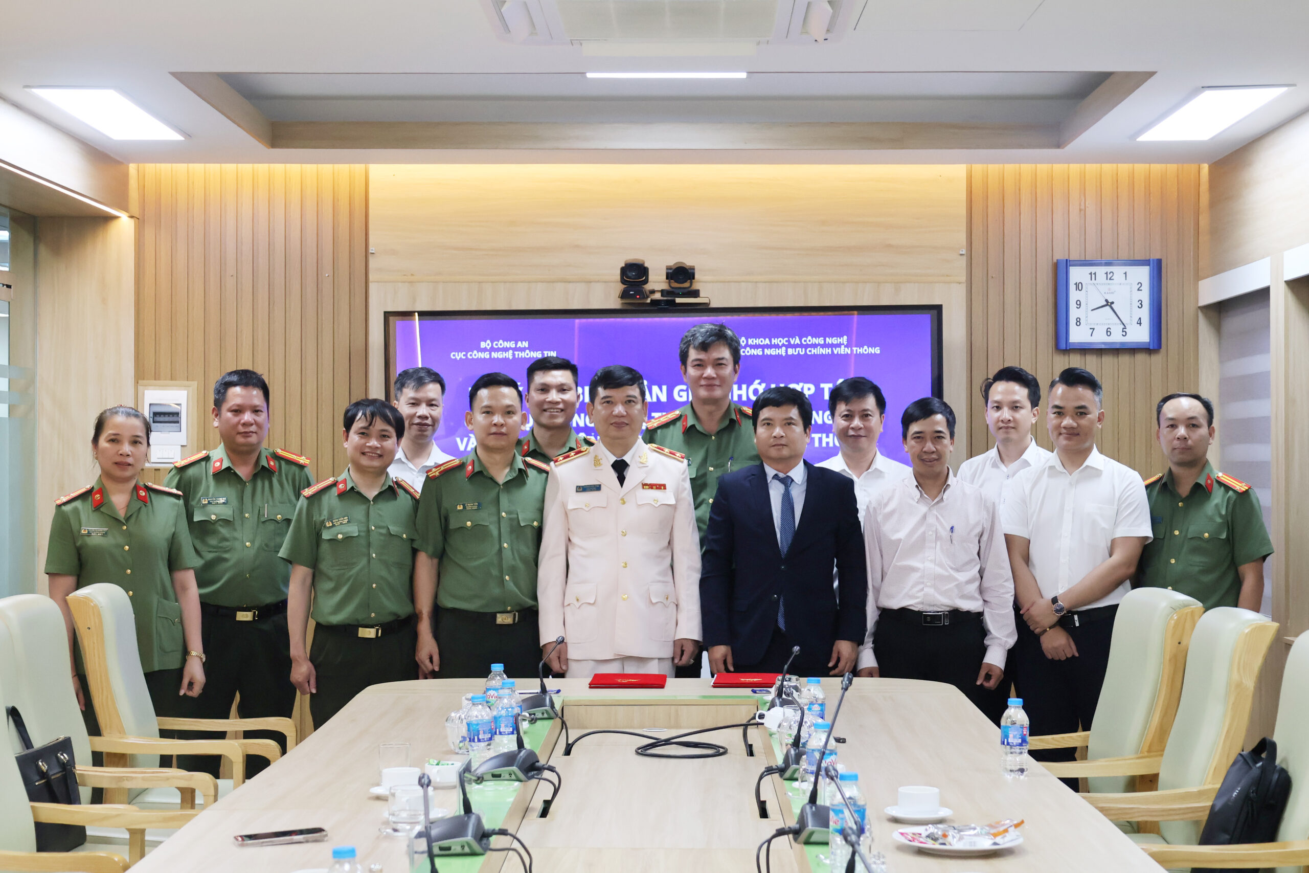 Học viện Công nghệ Bưu chính Viễn thông ký Biên bản ghi nhớ hợp tác với Cục Công nghệ thông tin-Bộ Công An