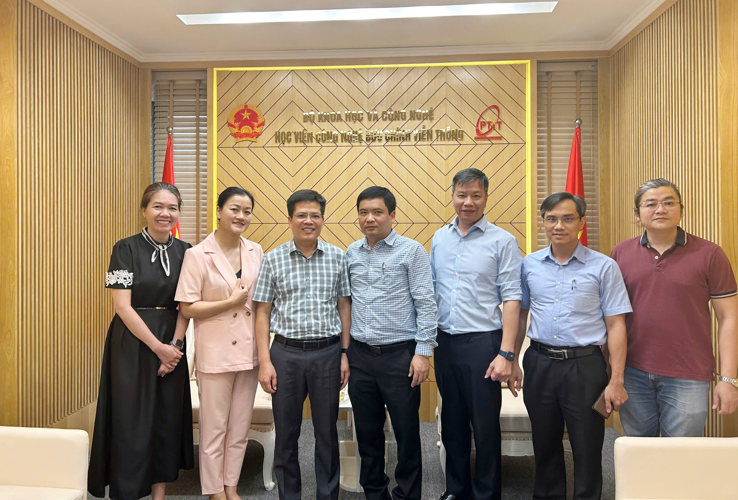 Học viện Công nghệ Bưu chính Viễn thông tiếp đoàn Công tác của Báo điện tử VTC News