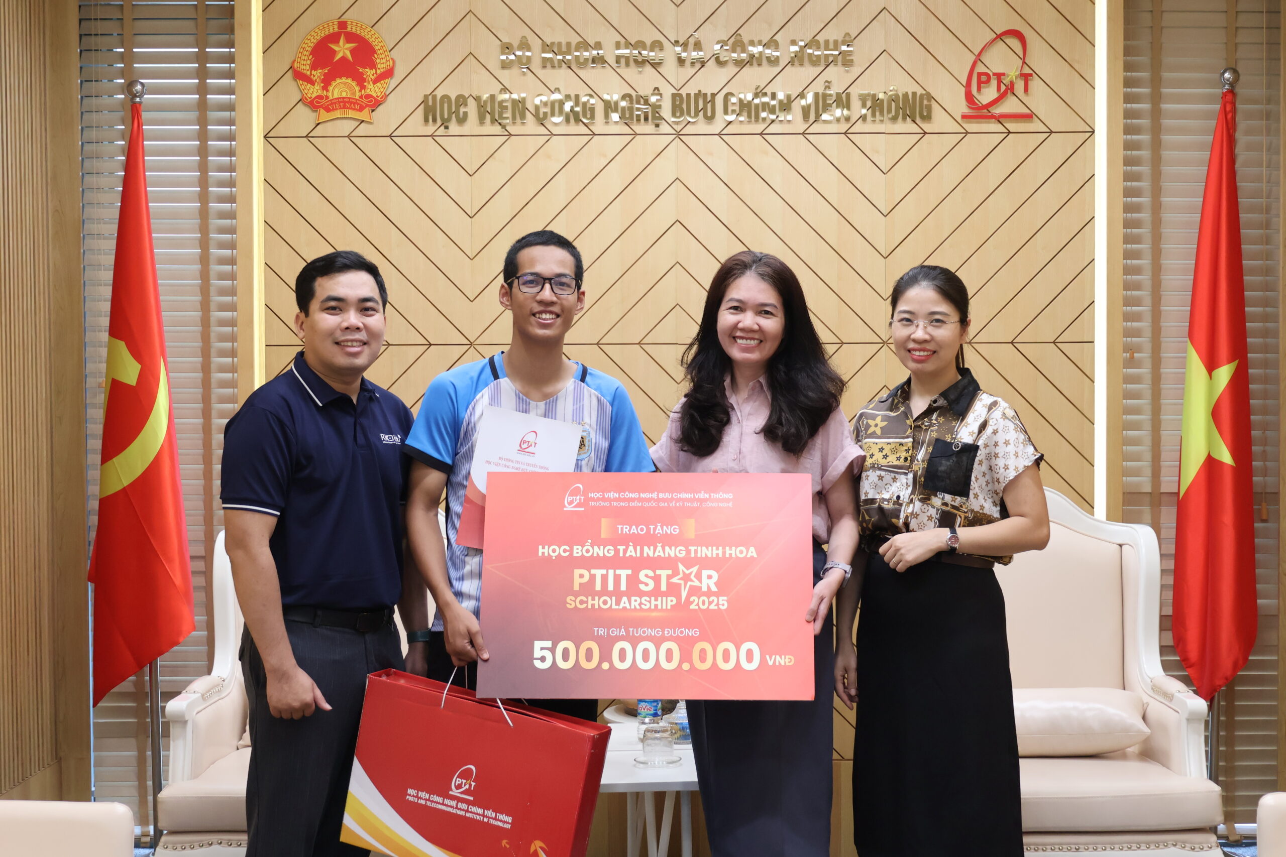Học viện Công nghệ Bưu chính Viễn thông bổ sung chính sách học bổng tài năng 2025: Thêm cơ hội cho các thí sinh đạt kết quả cao kỳ thi THPT