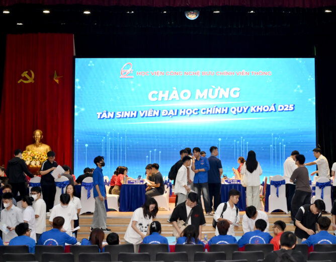 Học viện Công nghệ Bưu chính Viễn thông tưng bừng chào đón tân sinh viên khóa 2025