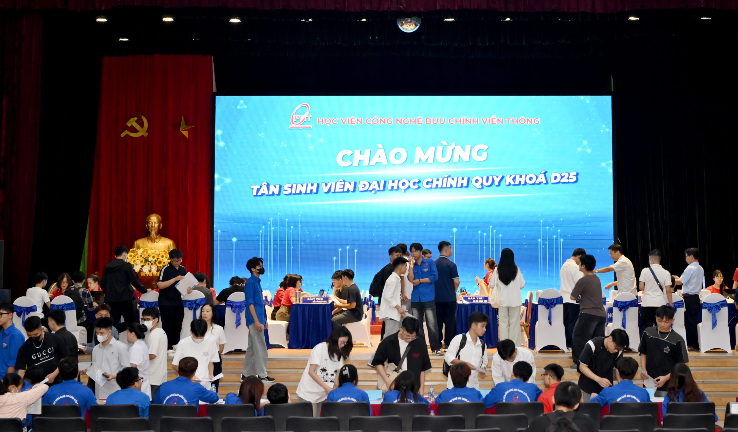 Học viện Công nghệ Bưu chính Viễn thông tưng bừng chào đón tân sinh viên khóa 2025