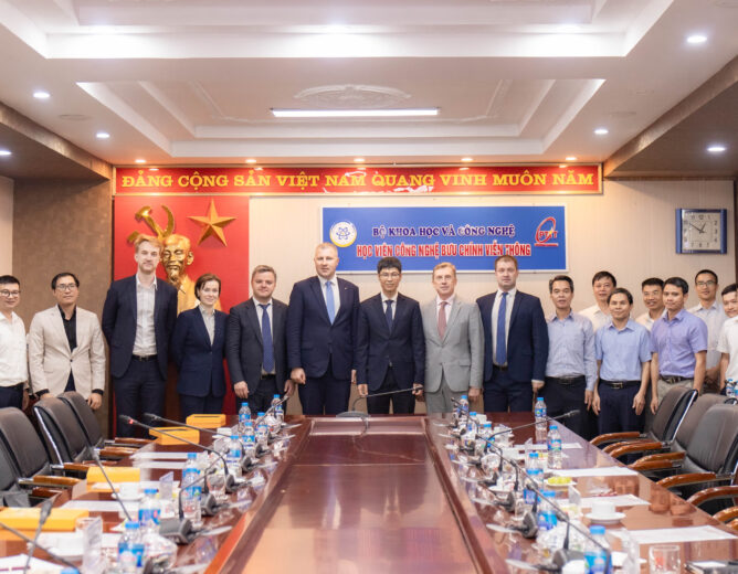 Học viện Công nghệ Bưu chính Viễn thông tiếp đón đoàn công tác Liên bang Nga 