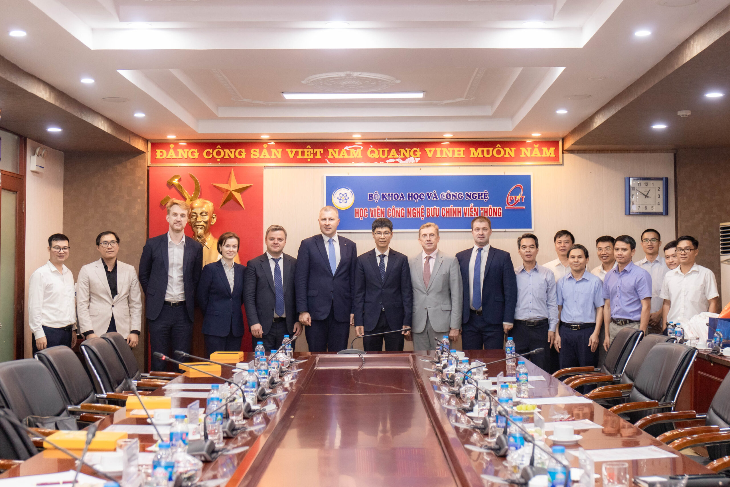Học viện Công nghệ Bưu chính Viễn thông tiếp đón đoàn công tác Liên bang Nga 