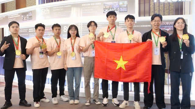 Sinh viên Học viện Công nghệ Bưu chính Viễn thông được vinh danh tại Giải thưởng Nữ sinh Khoa học Công nghệ Việt Nam năm 2025