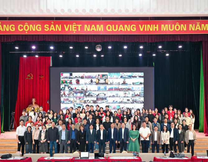Học viện Công nghệ Bưu chính Viễn thông khai giảng khóa đào tạo “Mô hình chuyển đổi số báo chí hiệu quả”