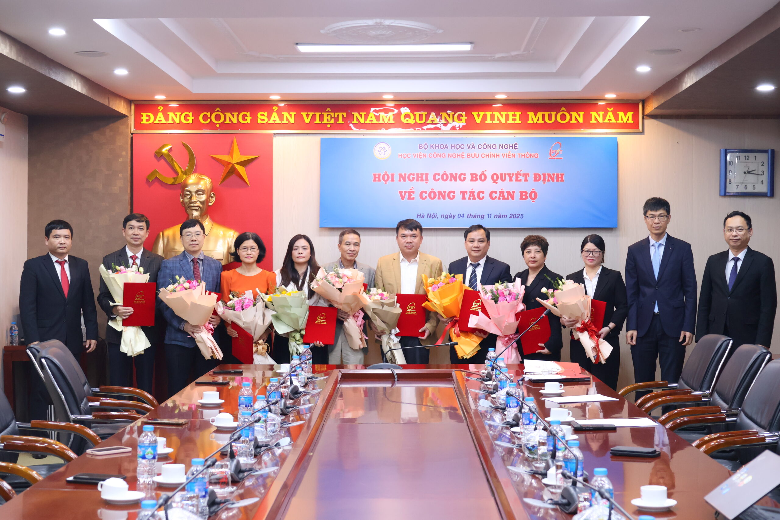 HỘI NGHỊ CÔNG BỐ QUYẾT ĐỊNH VỀ CÔNG TÁC CÁN BỘ