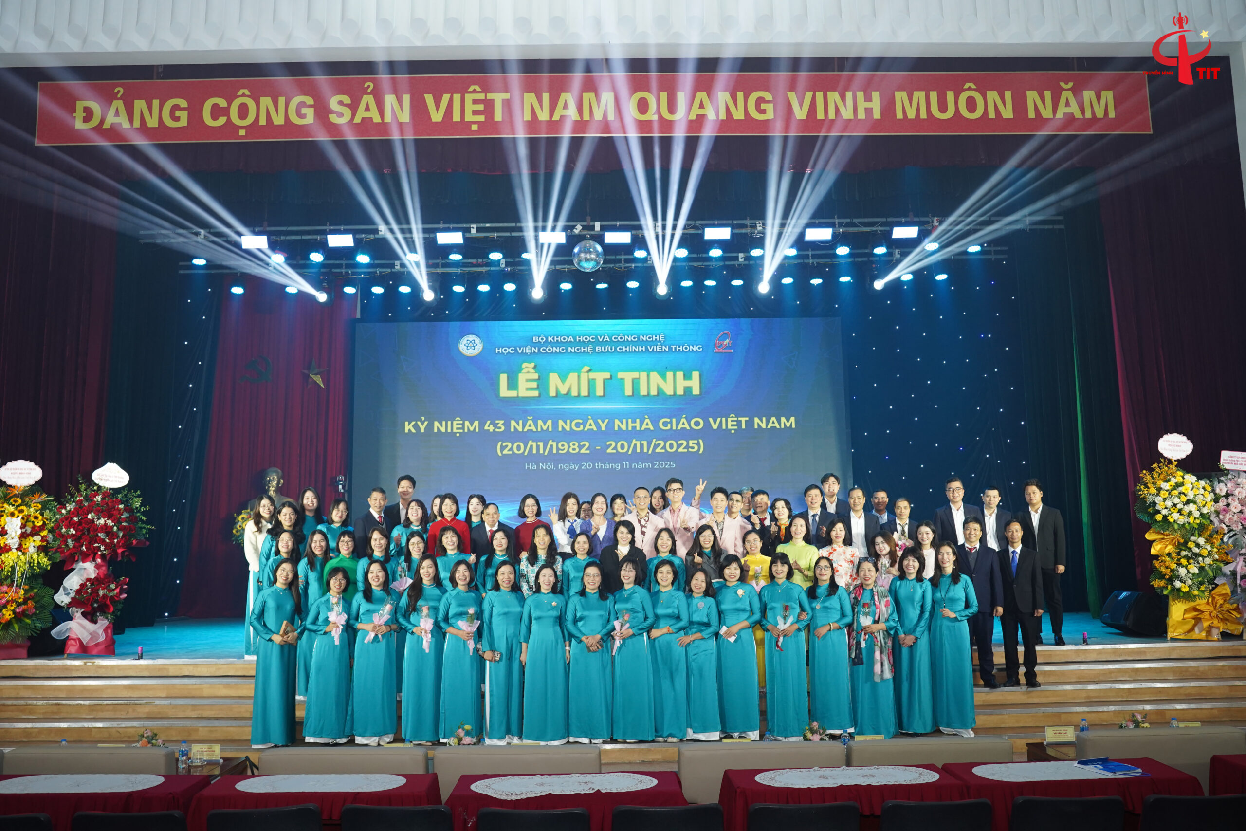 Lễ mít tinh kỷ niệm 43 năm Ngày Nhà giáo Việt Nam (20/11/1982-20/11/2025)