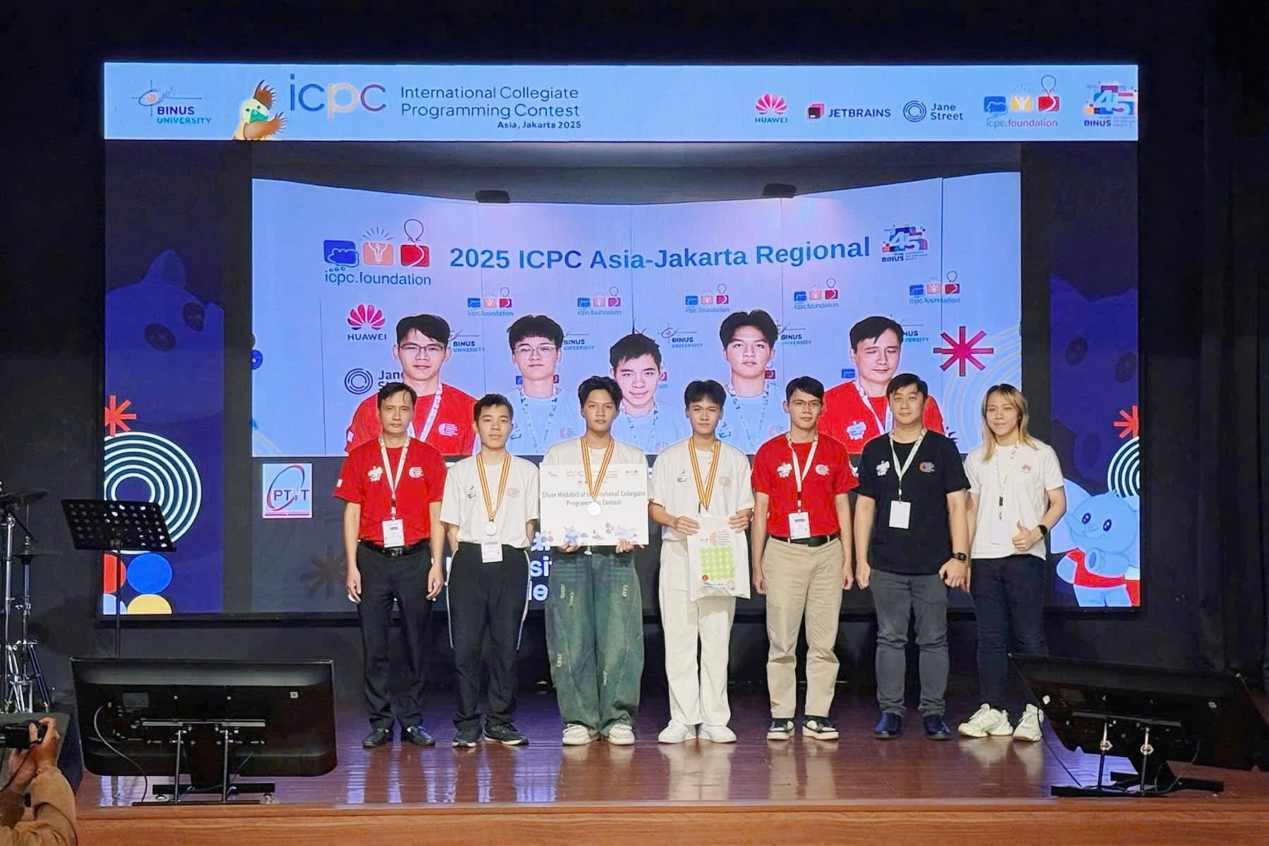 Đội tuyển PTIT.Star giành Huy chương Bạc tại ICPC Asia Jakarta 2025