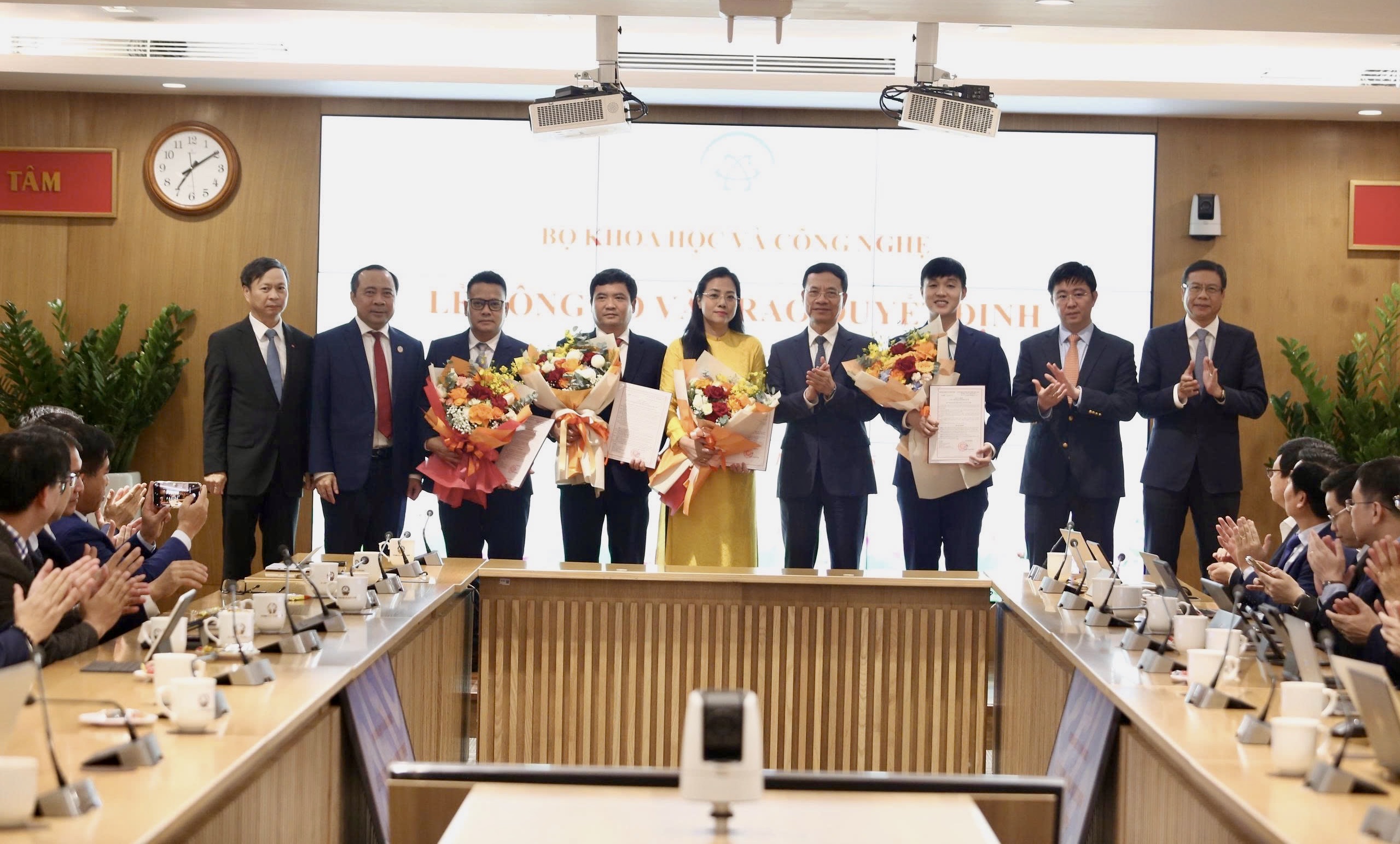 Bộ Khoa học và Công nghệ công bố các quyết định về công tác cán bộ