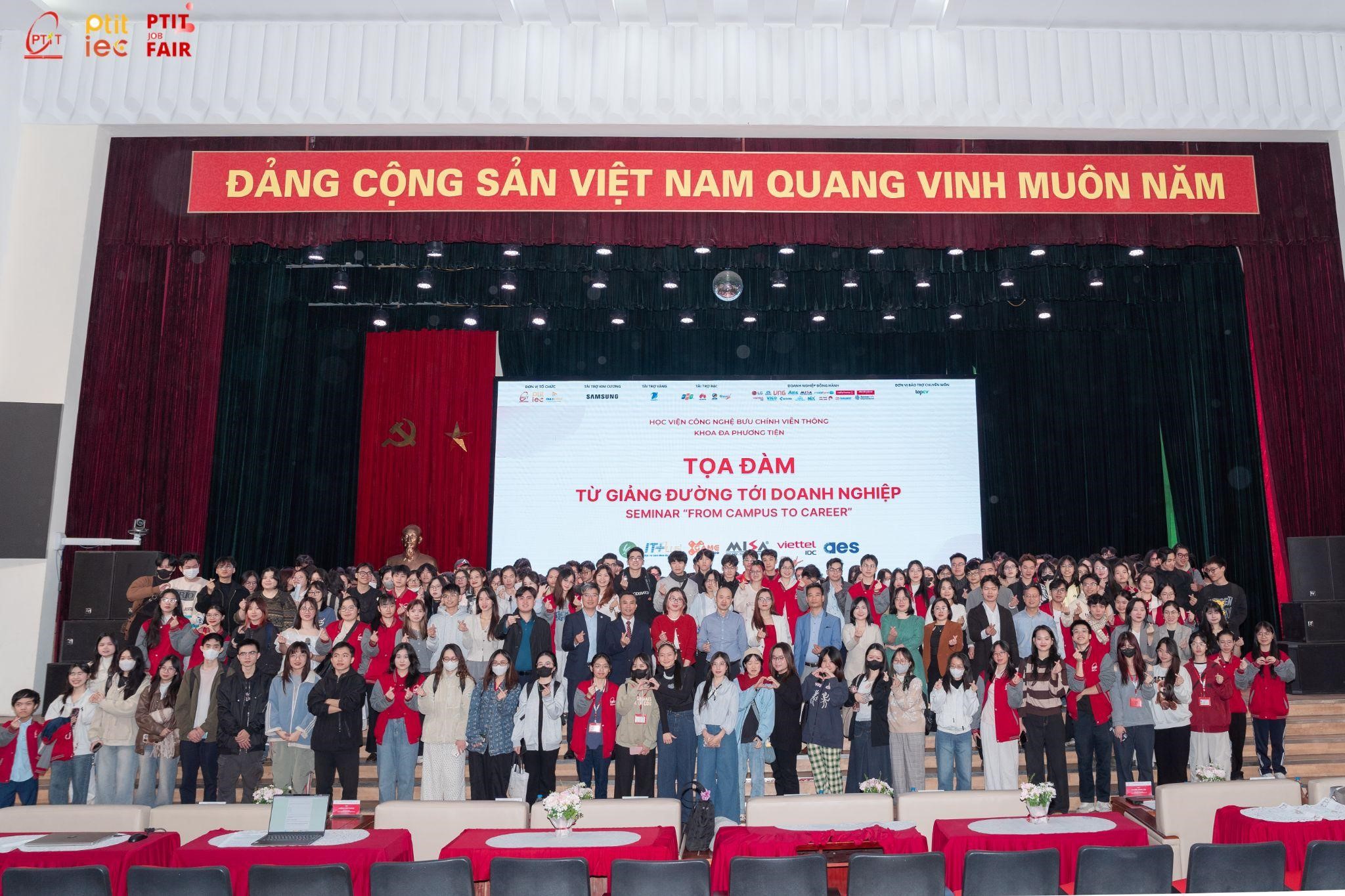 TỌA ĐÀM “TỪ GIẢNG ĐƯỜNG ĐẾN DOANH NGHIỆP” – HỌC VIỆN CÔNG NGHỆ BƯU CHÍNH VIỄN THÔNG KHẲNG ĐỊNH VAI TRÒ CẦU NỐI GIỮA SINH VIÊN VÀ DOANH NGHIỆP