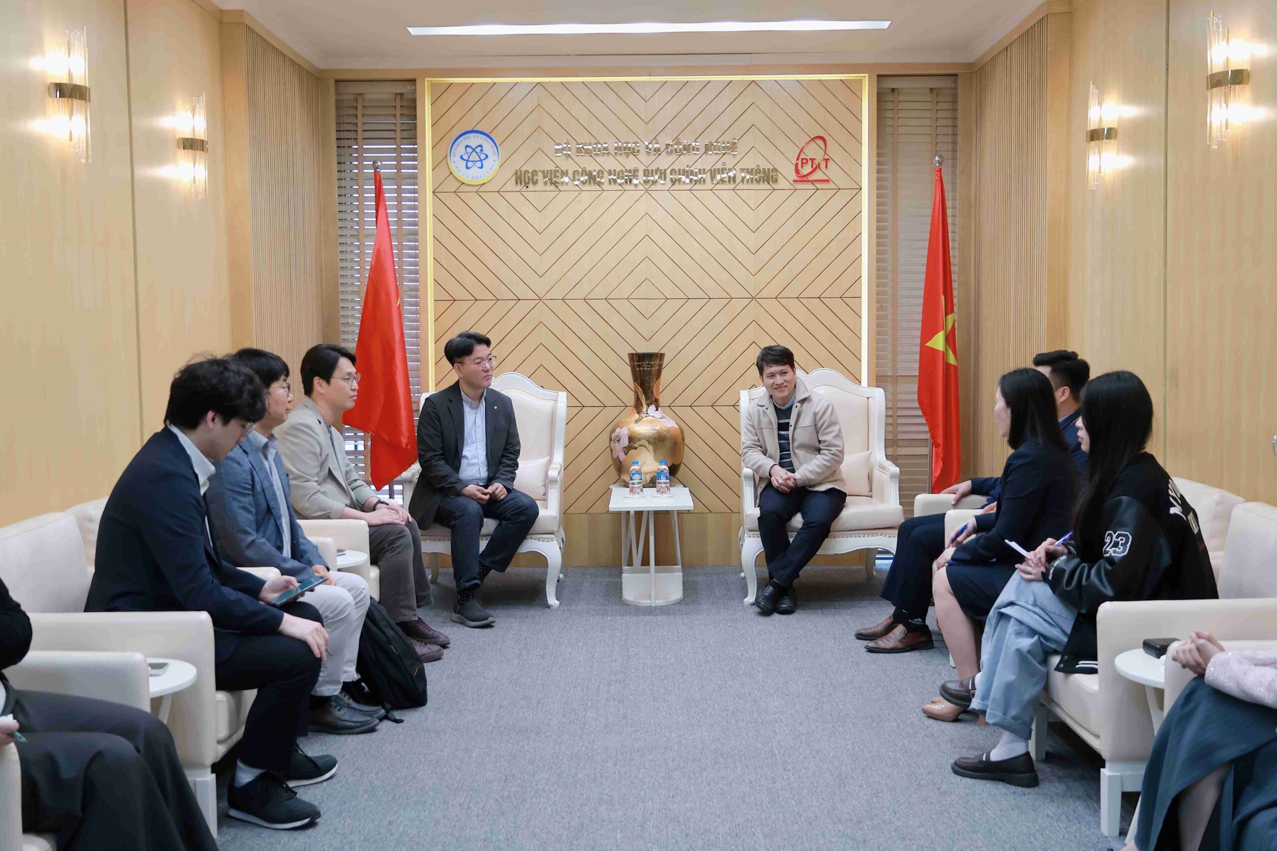 PTIT đẩy mạnh hợp tác giáo dục quốc tế cùng Đại học Quốc gia Hanbat (Hàn Quốc)