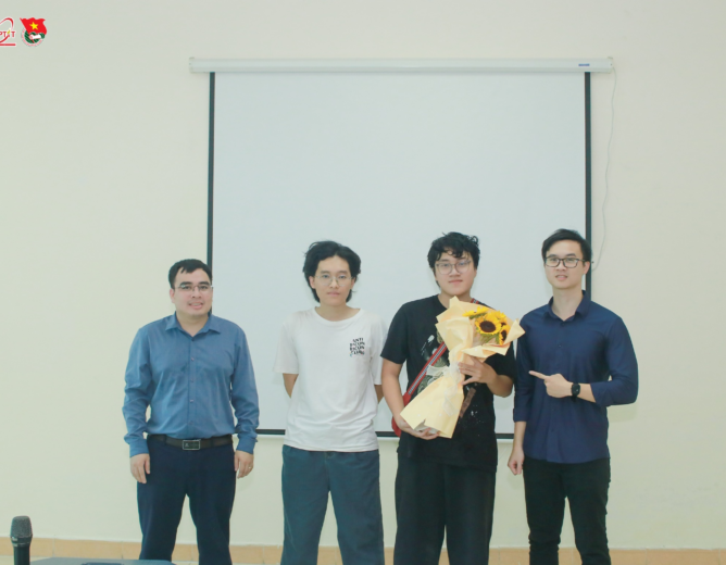 Sức sáng tạo trẻ tại “AI For Life PTIT 2025”: Khi trí tuệ nhân tạo hiện thực hóa những giấc mơ tại PTIT cơ sở Hòa Lạc