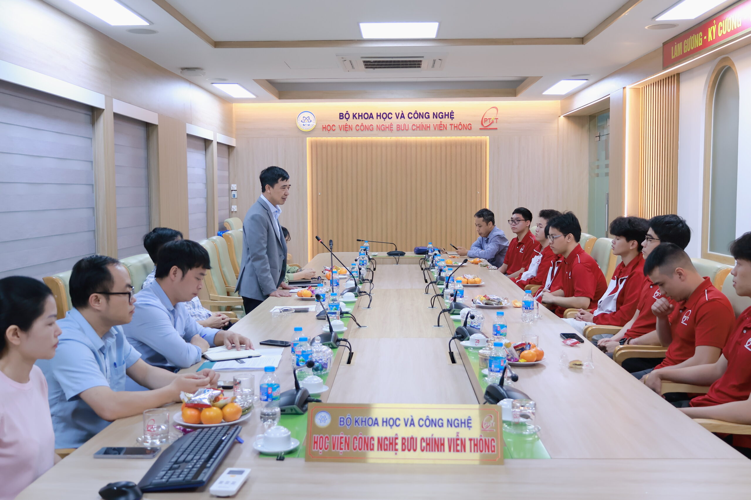 LÃNH ĐẠO HỌC VIỆN GẶP MẶT, GIAO NHIỆM VỤ CHO ĐỘI TUYỂN OLYMPIC TOÁN SINH VIÊN NĂM 2026