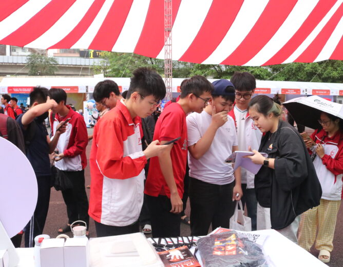 PTIT Job Fair 2026: Ngày hội gian hàng tuyển dụng thu hút hàng nghìn sinh viên, mở rộng cơ hội việc làm trong lĩnh vực công nghệ