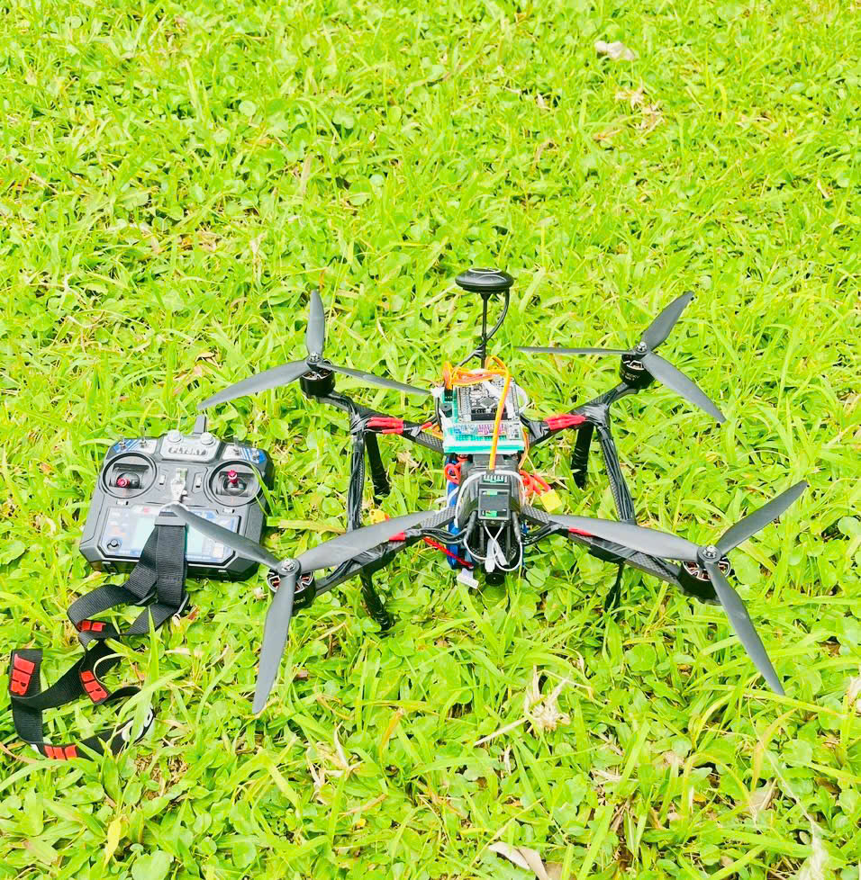 Sinh viên PTIT “độ” mô hình UAV 4 cánh quạt: Từ phòng lab đến công nghệ tương lai