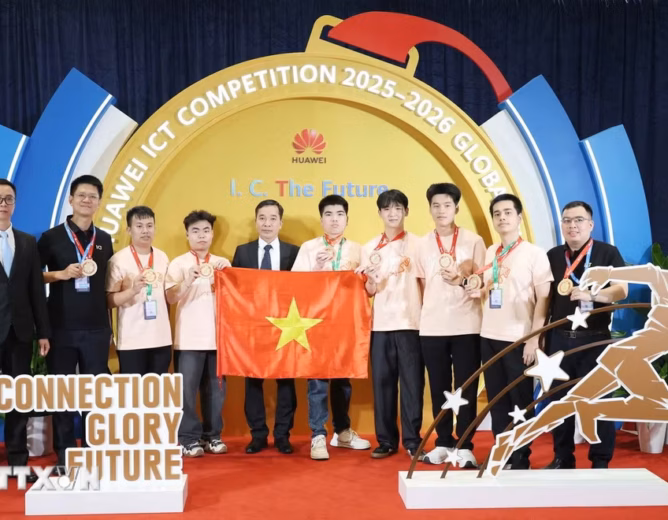 Sinh viên PTIT tỏa sáng tại sân chơi công nghệ hàng đầu thế giới ở Trung Quốc