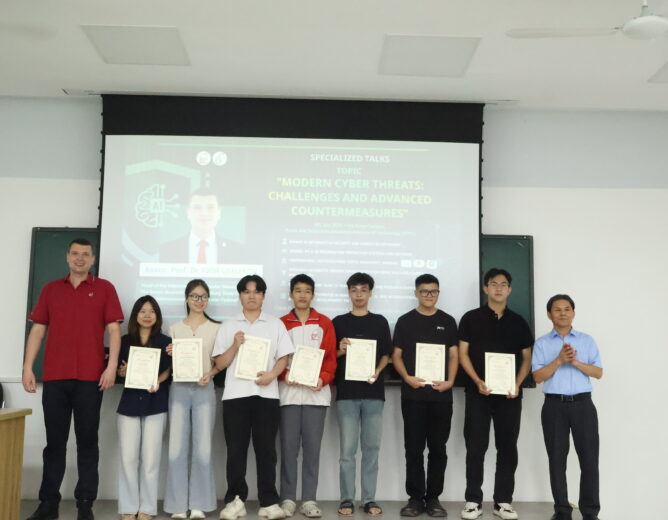 Khoa An toàn thông tin tổ chức Talk chuyên đề, tổng kết và trao chứng chỉ khóa học “Applied AI and Machine Learning for Network and Information Security”