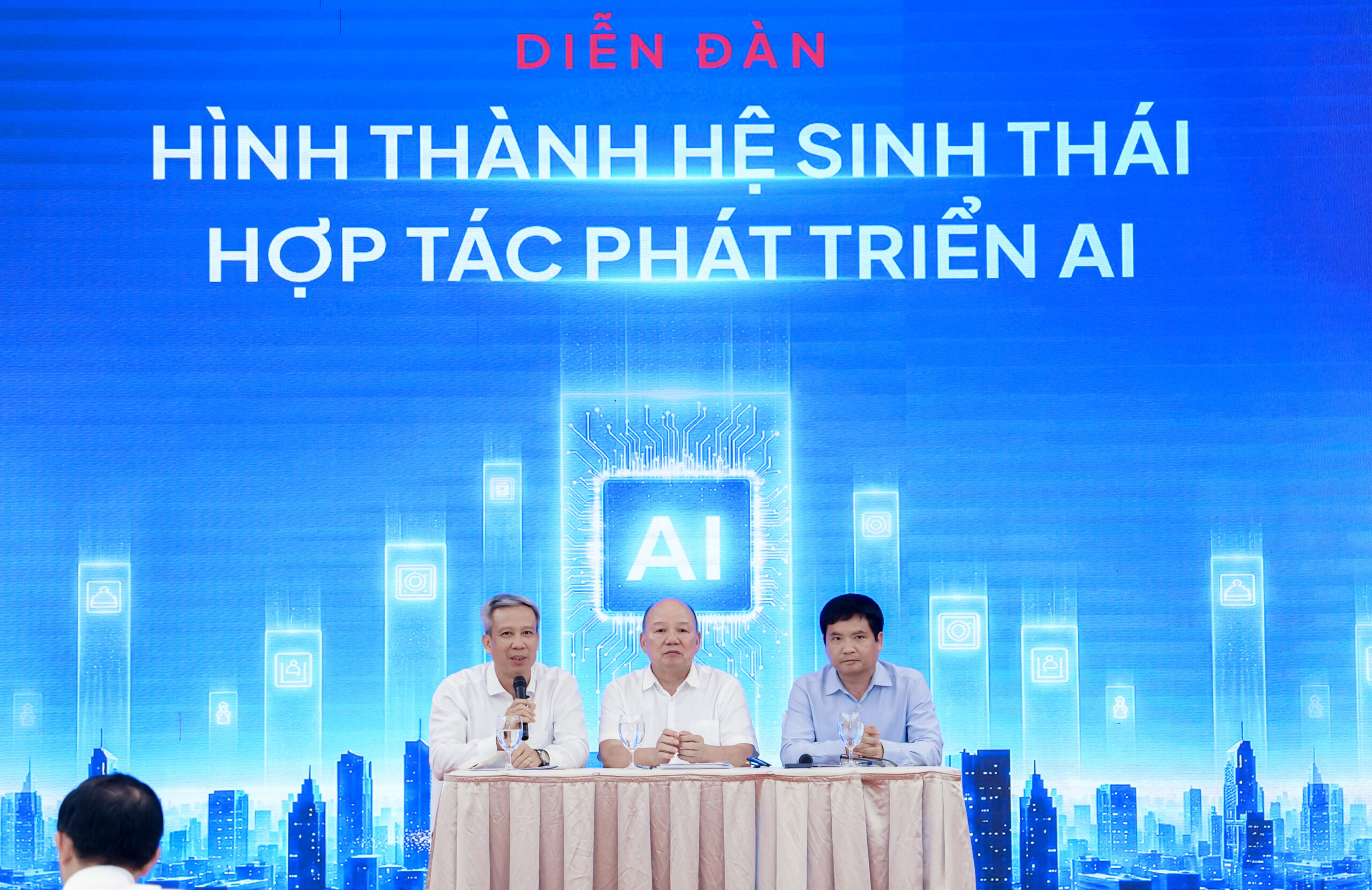 Học viện Công nghệ Bưu chính Viễn thông tham dự và đồng tổ chức Diễn đàn “Hình thành hệ sinh thái hợp tác phát triển AI”