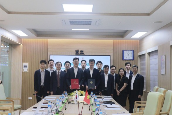 Học viện Công nghệ Bưu chính Viễn thông ký kết Biên bản ghi nhớ hợp tác với Viện Khoa học và Công nghệ Hàn Quốc (KIST), thúc đẩy đào tạo và nghiên cứu bán dẫn