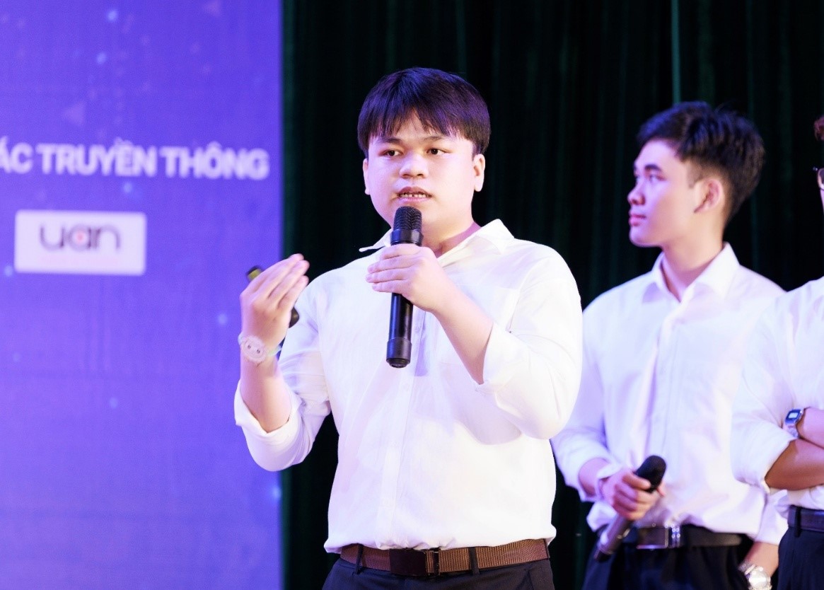Từ đam mê công nghệ đến ngôi vị Thủ khoa ngành Công nghệ tài chính PTIT