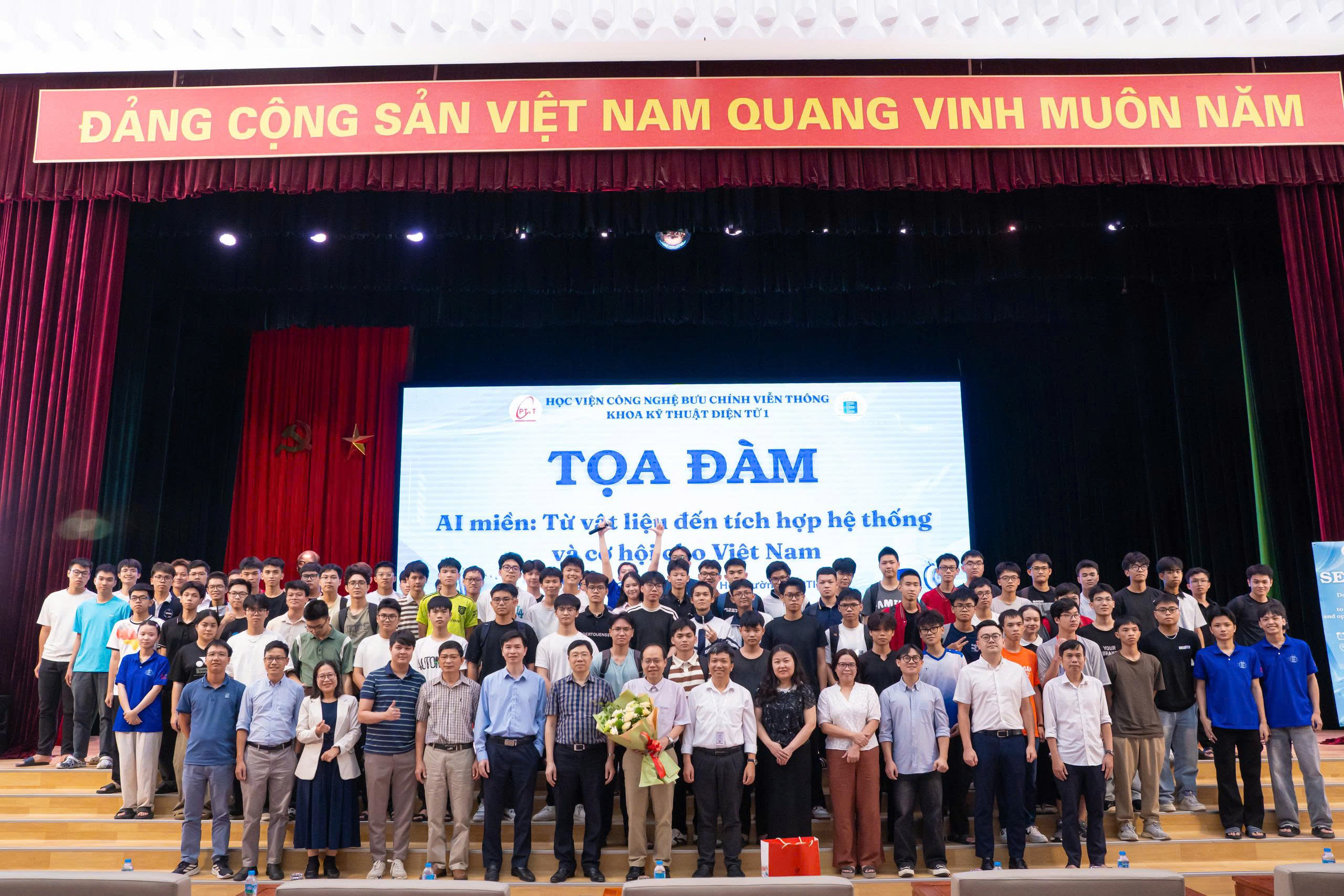 Học viện tổ chức tọa đàm về AI miền và cơ hội phát triển ngành bán dẫn Việt Nam với GS. Phạm Nam Hải
