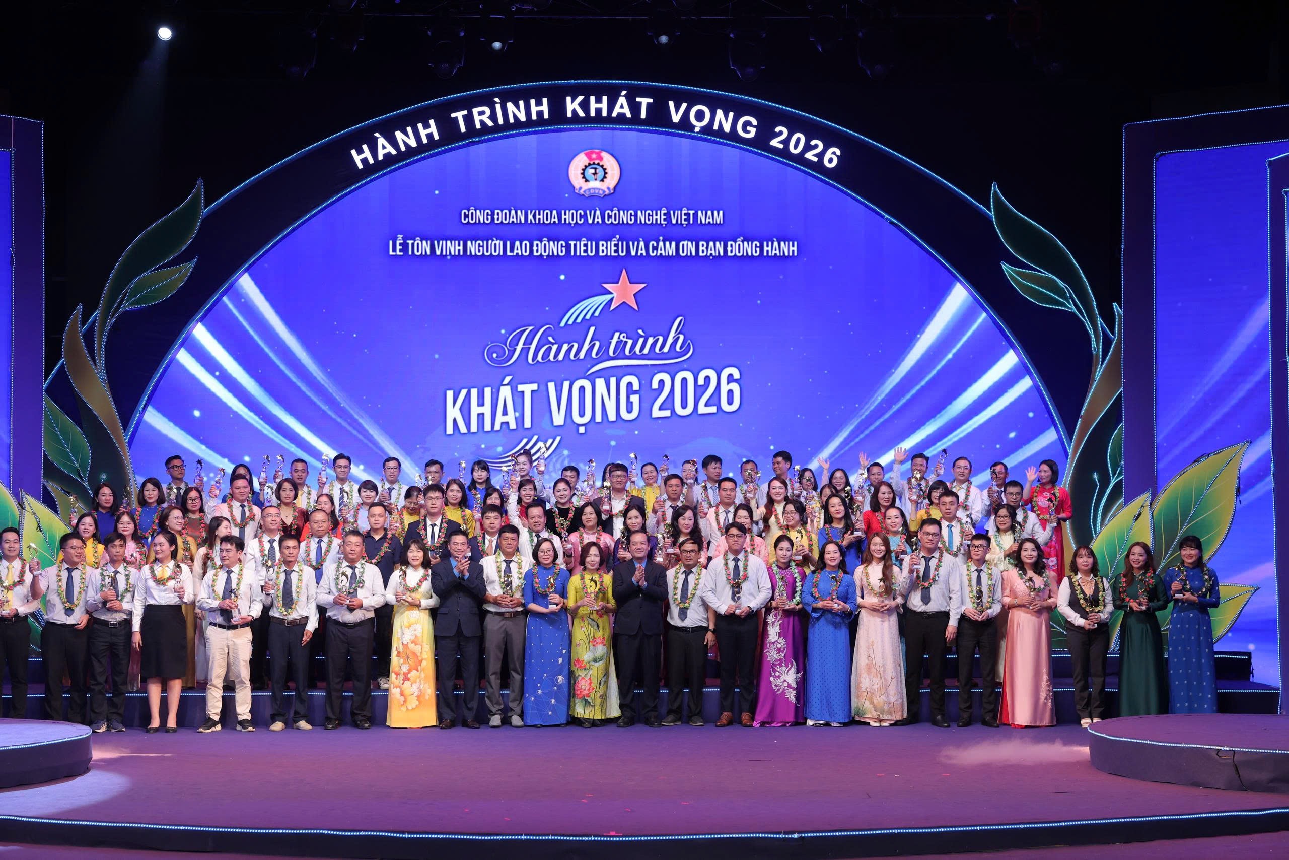 Bốn gương lao động của Học viện Công nghệ Bưu chính Viễn thông được tôn vinh tại “Hành trình khát vọng 2026”