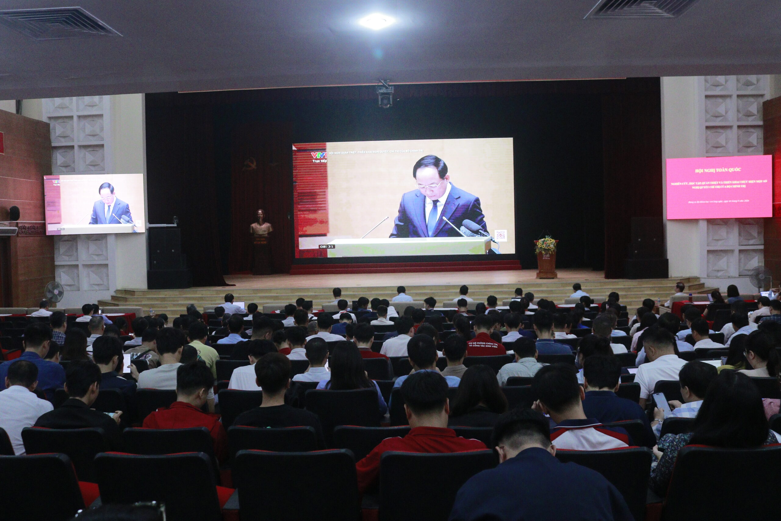 Đảng viên Học viện Công nghệ Bưu chính Viễn thông tham dự Hội nghị toàn quốc quán triệt các nghị quyết, chỉ thị của Bộ Chính trị