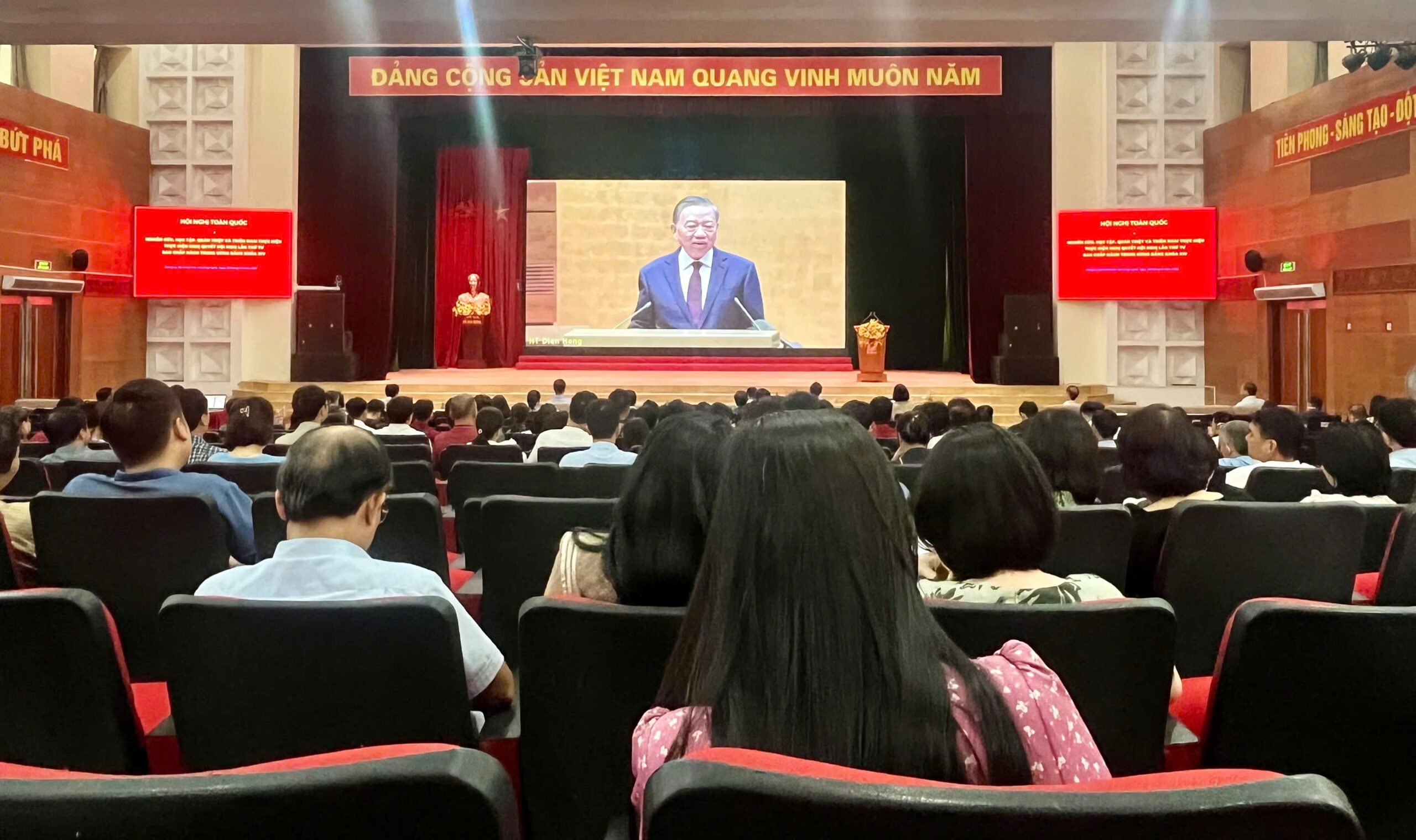 Đảng bộ Học viện Công nghệ Bưu chính Viễn thông tham dự Hội nghị toàn quốc quán triệt, triển khai thực hiện Nghị quyết Trung ương 4 khóa XIV